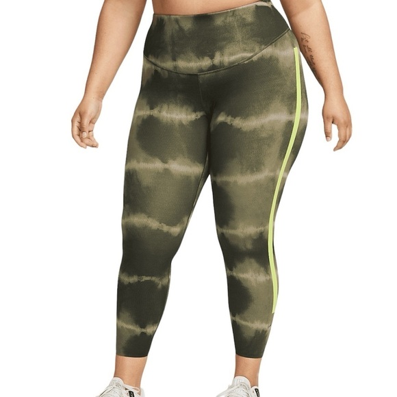 NIKE Womans Green Camo Leggings plus size 1X - Picture 1 of 14